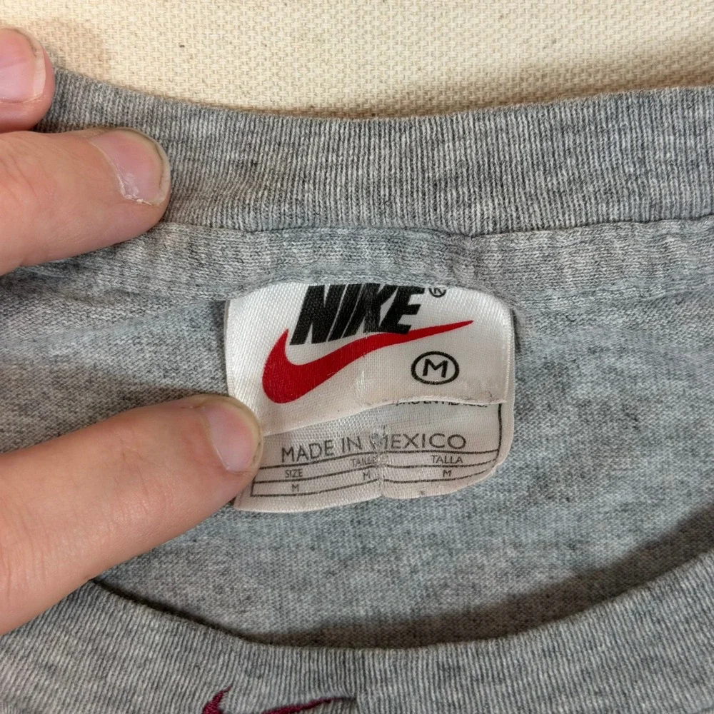 Vintage Nike Team Sports USC Trojans Basketball T-Shirt Gray Mens Medium 90s Tee